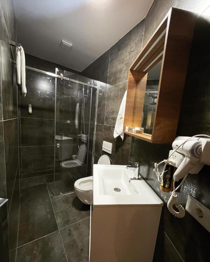 Grand Jnk Boutique Hotel Kukes ภายนอก รูปภาพ