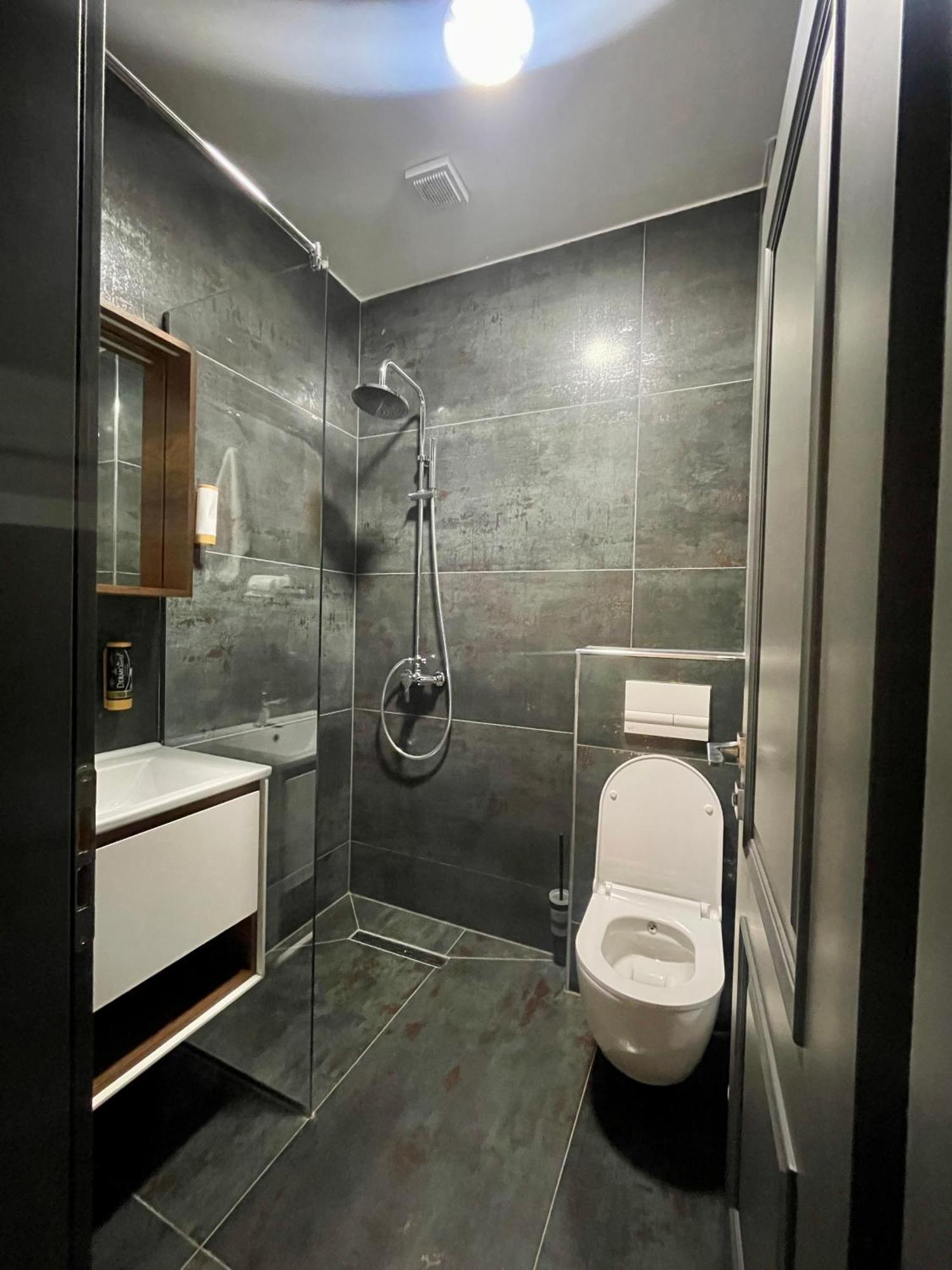 Grand Jnk Boutique Hotel Kukes ภายนอก รูปภาพ
