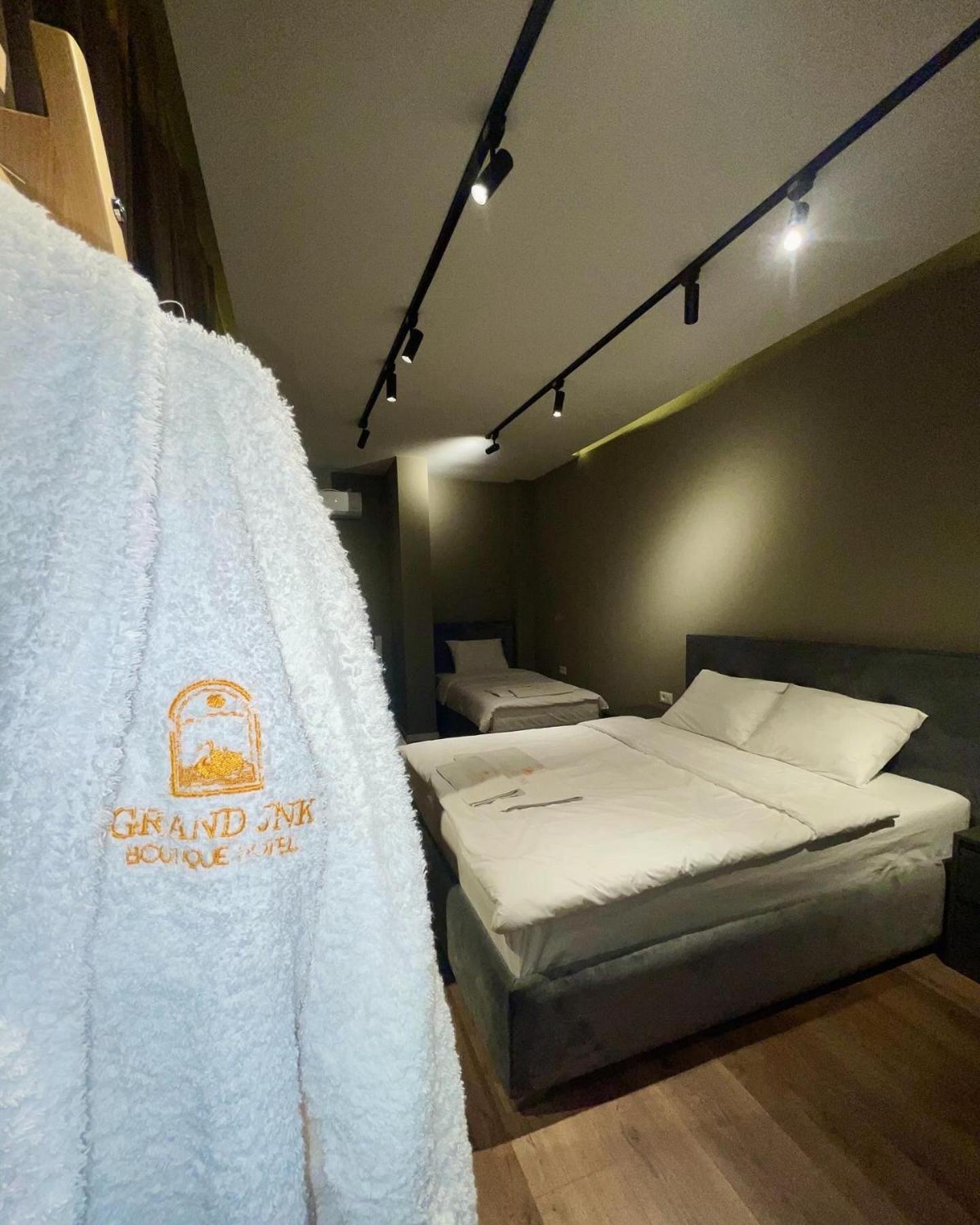 Grand Jnk Boutique Hotel Kukes ภายนอก รูปภาพ
